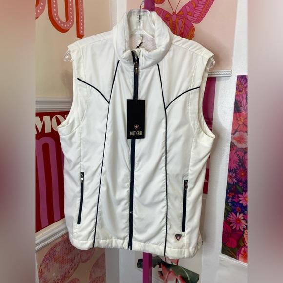 POST CARD Jackets & Blazers - NWT POST CARD White Sleeveless Vest with Black Accents with hoodie